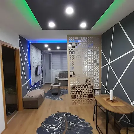 Golden Neom Apartman, Stup,