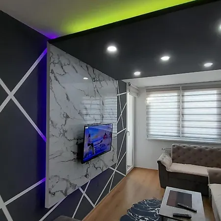 Apartment Golden Luxury Apartman, Stup,