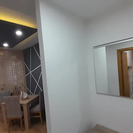 Apartment Golden Luxury Apartman, Stup,