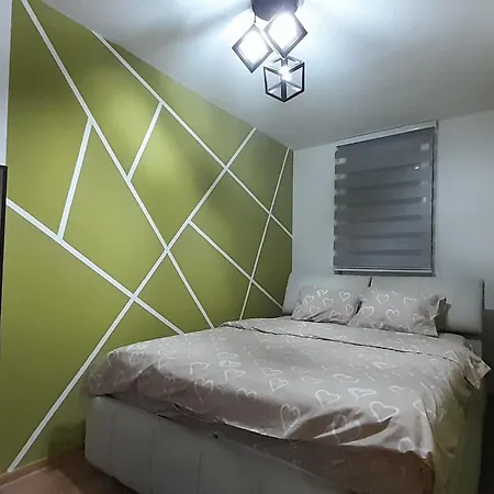 Apartment Golden Neom Apartman, Stup, *
