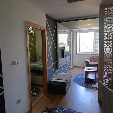Golden Luxury Neom Apartman, Stup, Sarajevo