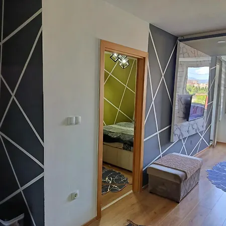 Apartment Golden Luxury Neom Apartman, Stup,