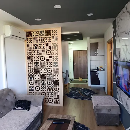 Golden Luxury Neom Apartman, Stup, Apartment *