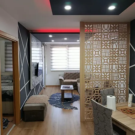 Apartment Golden Luxury Neom Apartman, Stup, *